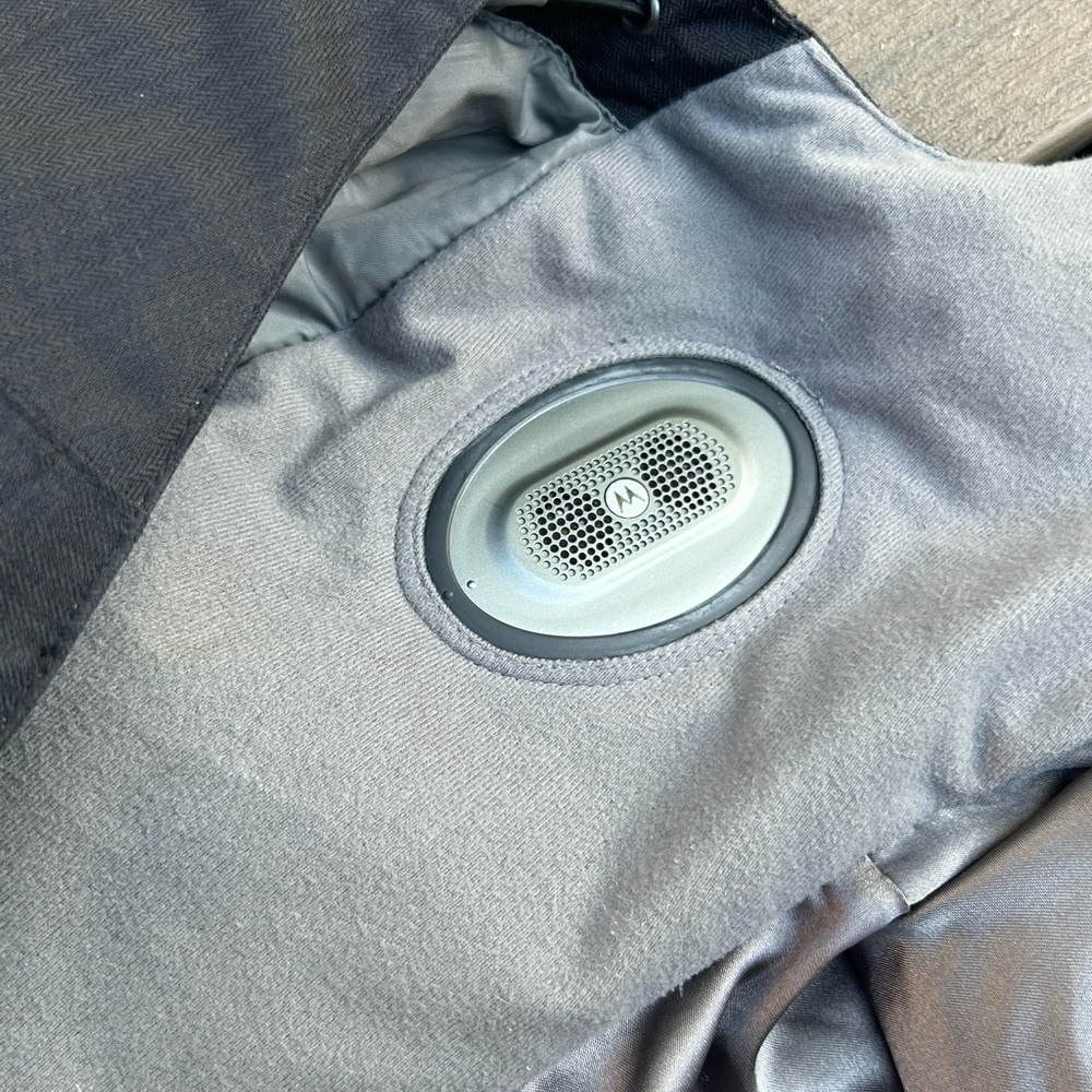 2005 burton Analog Audex Motorola link jacket - Picture 7 of 13